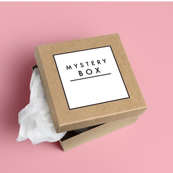 Brandy Melville based mystery box - Picture 2 of 3
